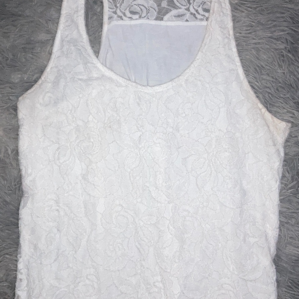 LISTING WILL BE REMOVED 5/7 Guess White Lace Tank Top ♡